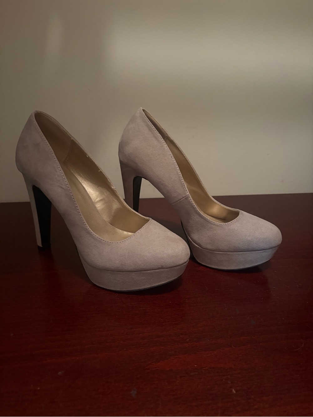 Women's High Heel Platform Pumps in Light Taupe